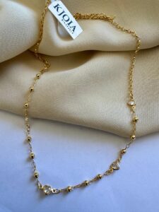colar love pedras
